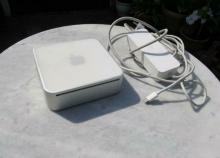Mac Mini YM008B8M9G5 en Apple Mighty Usb Mouse Enz