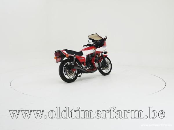 739053.jpg