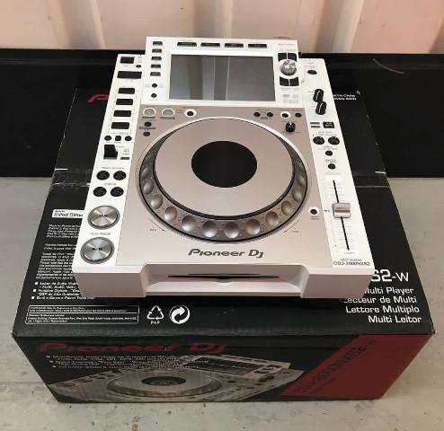 pioneer-cdj-2000-nxs2W.jpeg