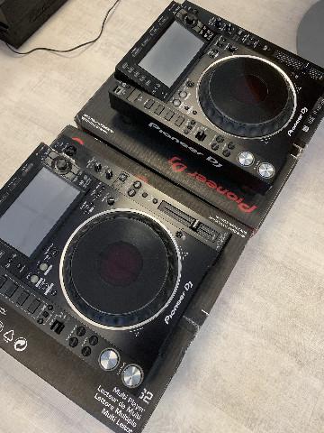 New 2x Pioneer CDJ 2000NXS2 Players...jpg