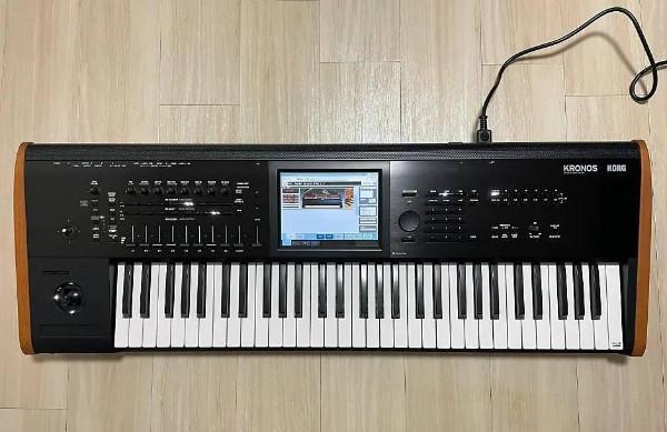 Korg Kronos2 61-keys.jpg